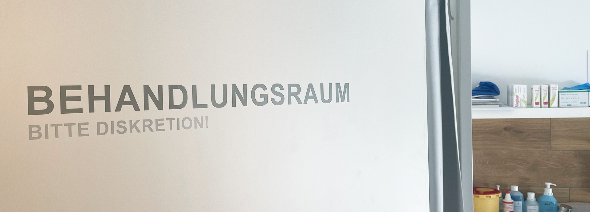 Einblick in einen Behandlungsraum der Praxis Gynäkologie Erkrath